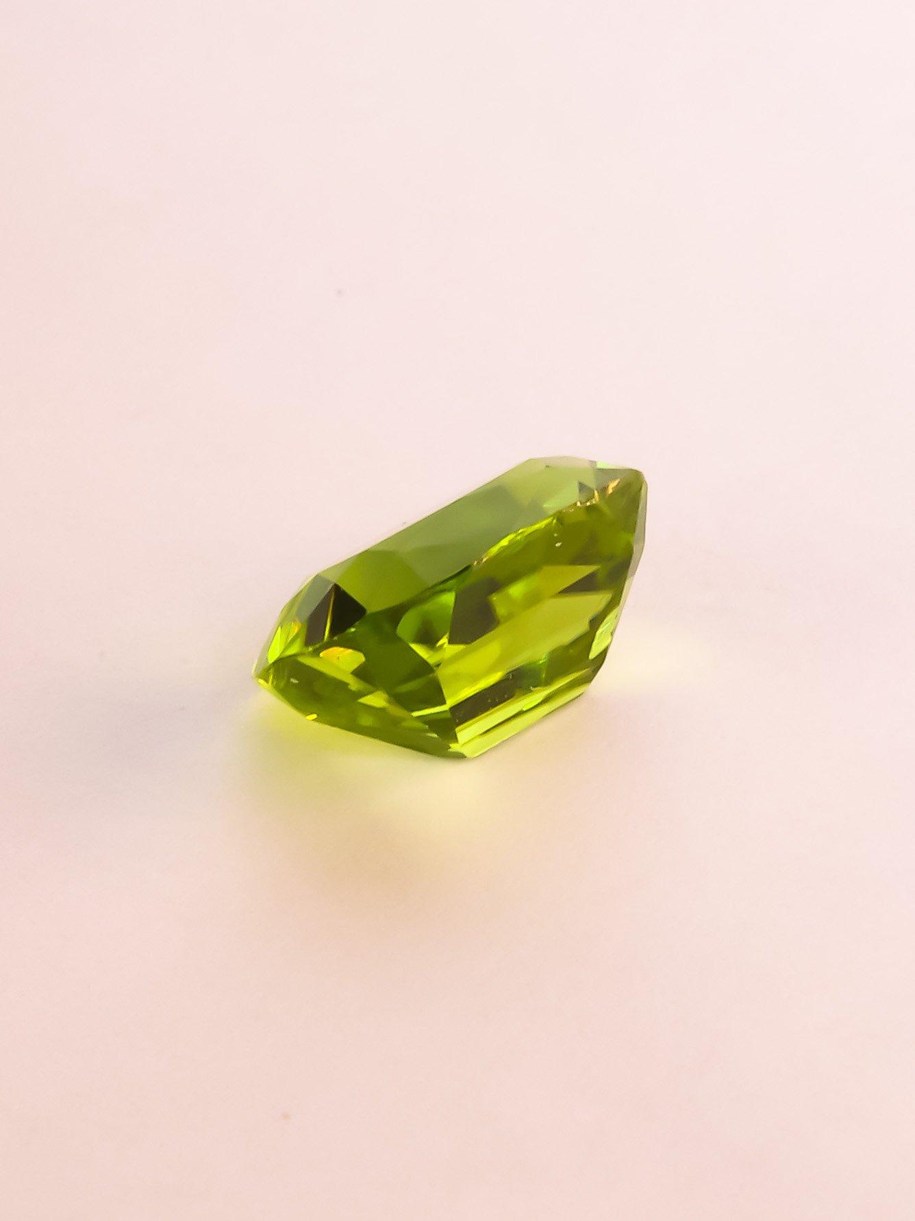 0.85 Ct. Oval Supat Peridot - Image 5