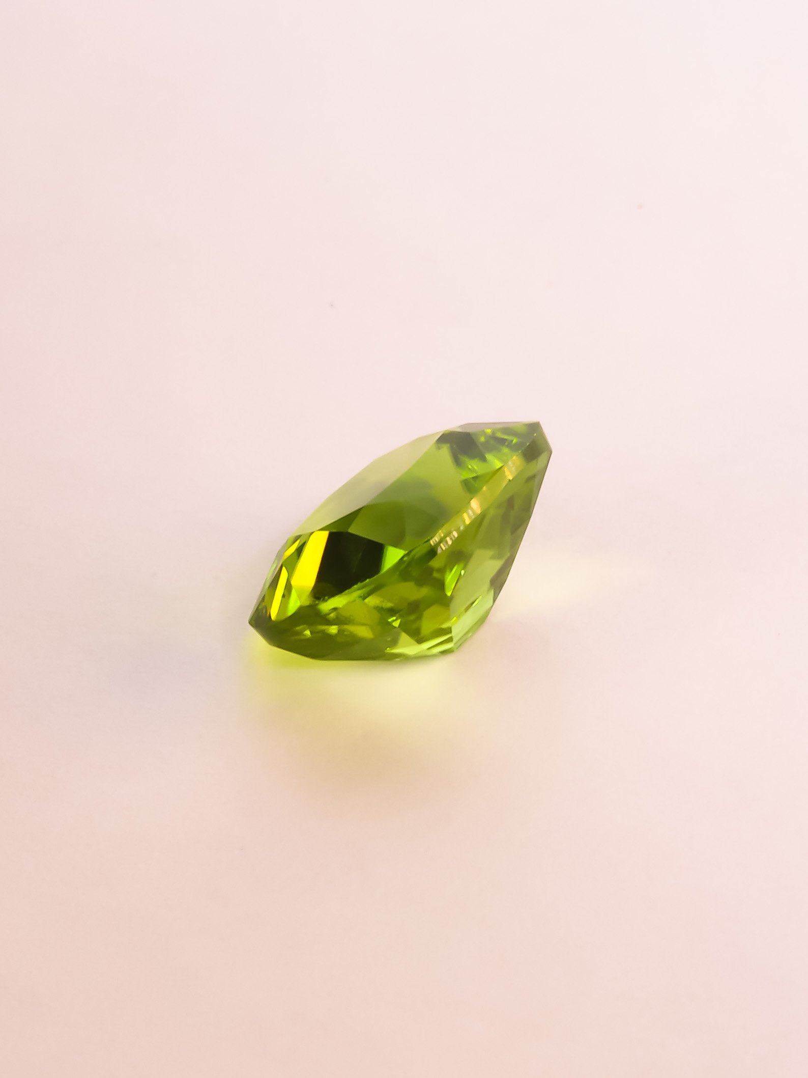 1.75 Ct. Emerald Supat Peridot - Image 5