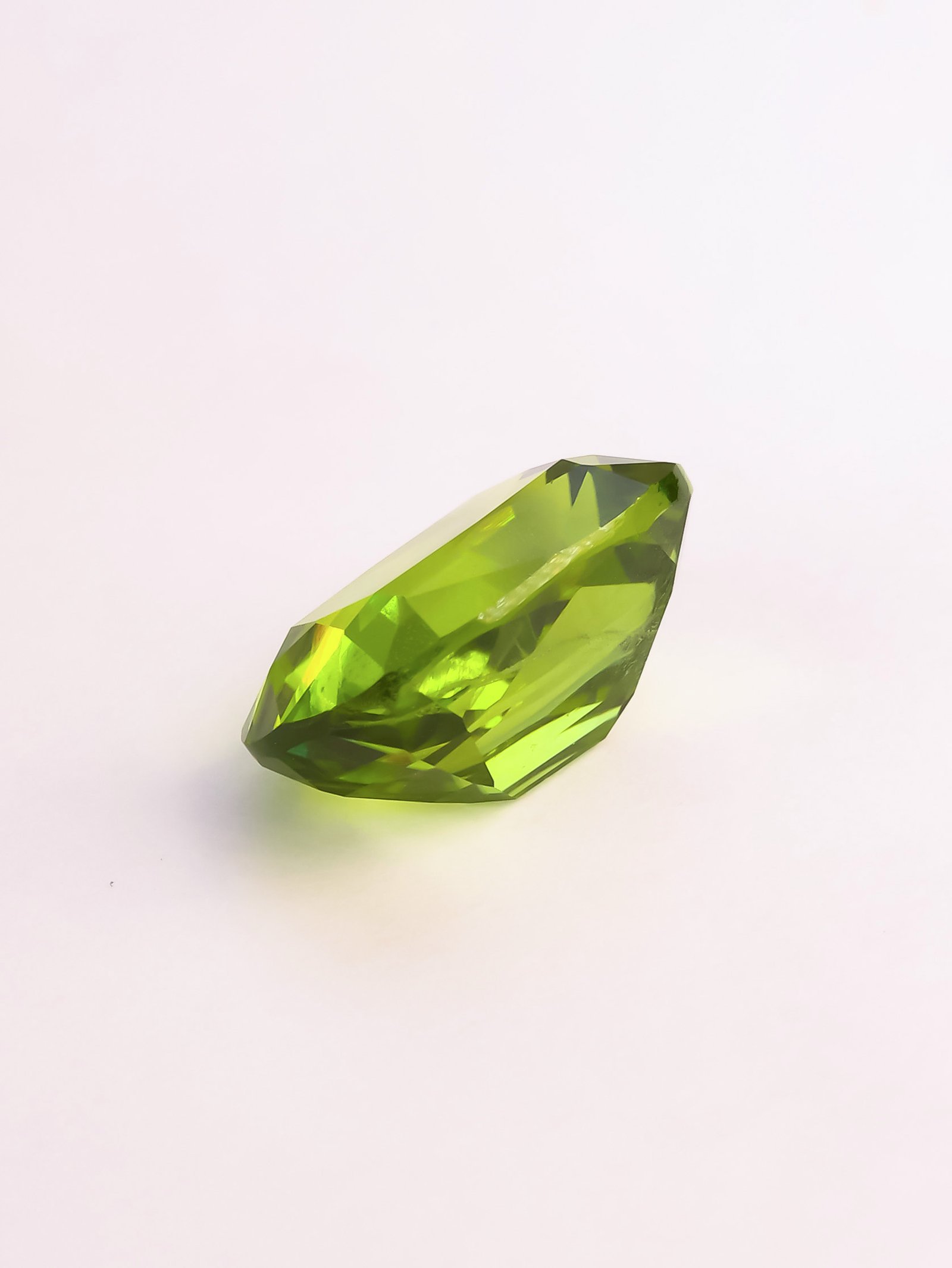 6.5 Ct. Cushion Supat Peridot - Image 3
