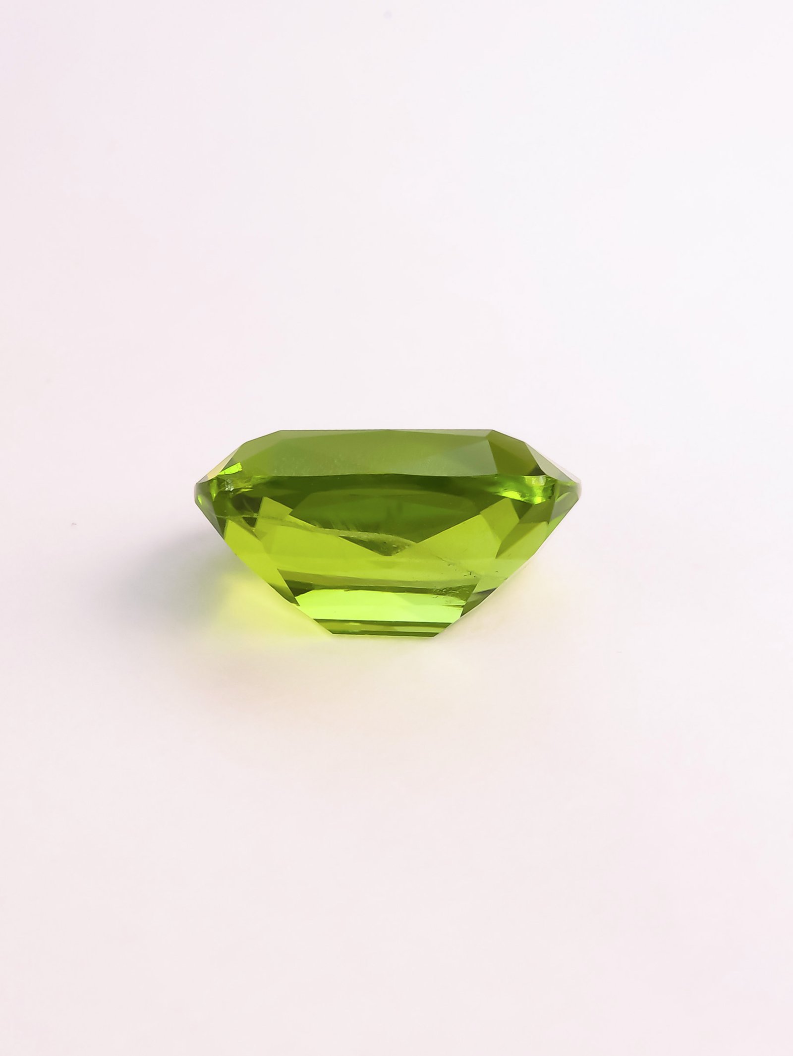6.5 Ct. Cushion Supat Peridot - Image 4